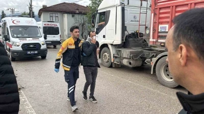 Erbaa&rsquo;da iki servis minib&uuml;s&uuml; &ccedil;arpıştı: 10 yaralı
