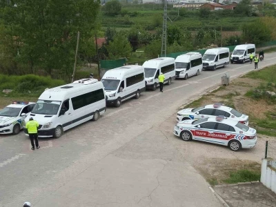 Erbaa&rsquo;da kurallara uymayanlara servis s&uuml;r&uuml;c&uuml;lerine ceza yağdı
