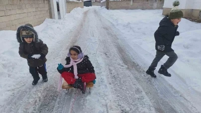 Erciş&rsquo;te yoğun kar yağışı

