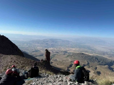 Erciyes’in 3 bin 917 rakımında muhteşem görüntüler
