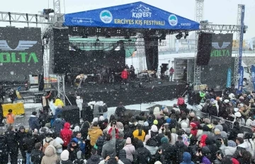 Erciyes&rsquo;te kar altında Ferhat G&ouml;&ccedil;er Konseri
