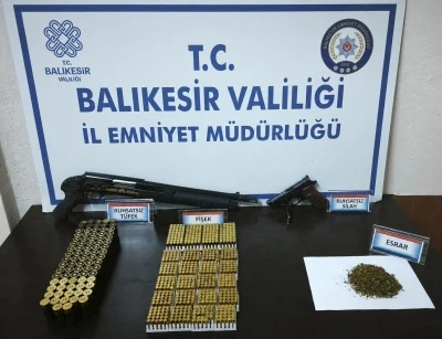 Erdek&rsquo;te uyuşturucu ve silah operasyonu
