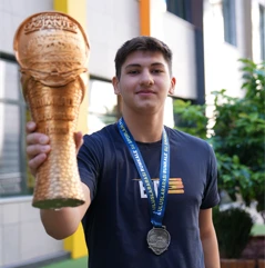 Erdem Koleji Öğrencisi Emir Özduman’dan Uluslararası Şampiyonluk Gururu