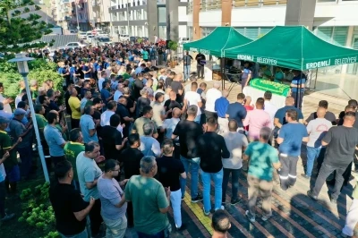 Erdemli Belediyesi’nin acı günü: Vefat eden personel için tören düzenlendi
