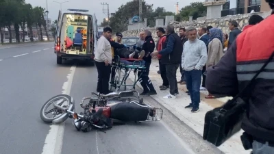 Erdemli&rsquo;de kamyonet ile motosiklet &ccedil;arpıştı: 1 yaralı

