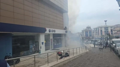 Ereğli’de AVM jeneratörü korkuttu, cadde duman altında kaldı, vatandaşlar panikledi
