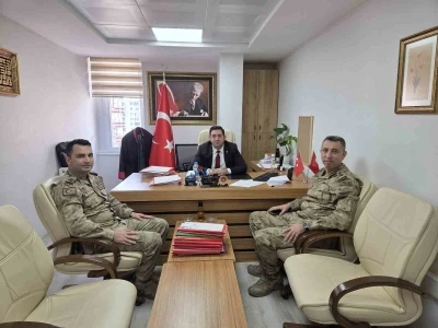 Ergani Sulh Ceza Hakimi Tosunoğlu, tabur ve ilçe jandarma komutanını ağırladı
