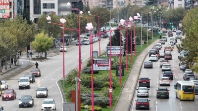 Erken teşhis için sokak lambaları pembe yanıyor
