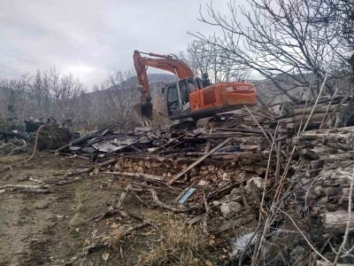 Ermenek&rsquo;te &ccedil;ıkan yangında ev tamamen kullanılamaz hale geldi
