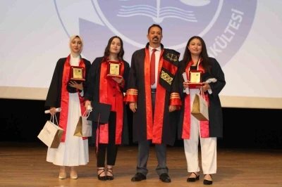 ER&Uuml;&rsquo;de 208 gen&ccedil; avukat mezun oldu
