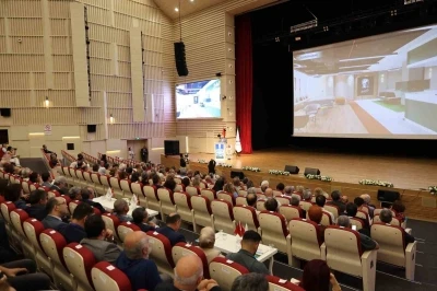 ER&Uuml; mezunları yeniden kamp&uuml;ste bir araya geldi
