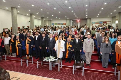 ER&Uuml; Turizm Fak&uuml;ltesi 17. d&ouml;nem mezunlarını verdi
