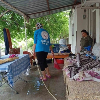 Erzin&rsquo;de yaşlı ve engelli vatandaşlara evde temizlik ve vefa desteği

