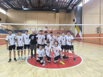 Erzincan ANALİG Erkek Voleybol Takımı yarı finale y&uuml;kseldi
