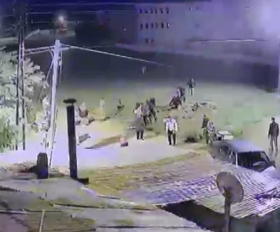Erzincan&rsquo;da 1 kişinin hayatını kaybettiği kavganın g&ouml;r&uuml;nt&uuml;leri ortaya &ccedil;ıktı
