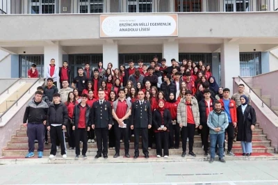 Erzincan&rsquo;da 882 &ouml;ğrenciye jandarma akademisi tanıtıldı
