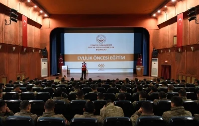 Erzincan&rsquo;da askerlere evlilik &ouml;ncesi eğitim verildi
