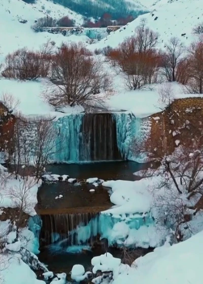 Erzincan&rsquo;da derelerin buzu &ccedil;&ouml;z&uuml;l&uuml;yor, don ve &ccedil;ığ uyarısı yapıldı
