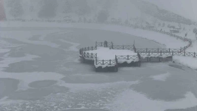 Erzincan&rsquo;da dondurucu soğuklar etkili oldu: Eksi 14 derece &ouml;l&ccedil;&uuml;ld&uuml;
