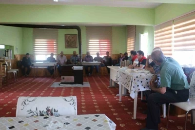 Erzincan&rsquo;da İl Tarım ve Orman M&uuml;d&uuml;r&uuml; Ko&ccedil;aker &uuml;reticilerle buluştu
