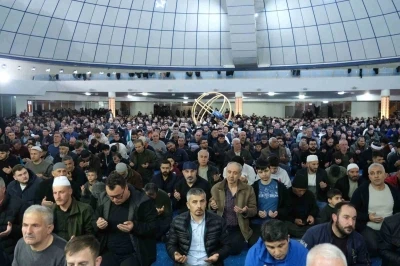 Erzincan&rsquo;da Kadir Gecesi Terzibaba Camii&rsquo;nde idrak edildi
