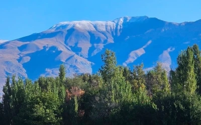 Erzincan’da Keşiş Dağının zirvesine kar yağdı
