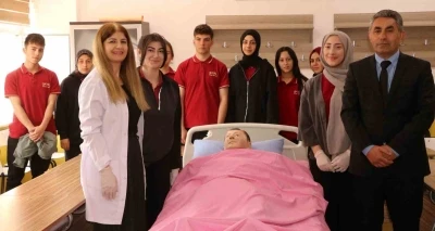 Erzincan&rsquo;da meslek lisesi sağlık sekt&ouml;r&uuml;ne bakım personeli yetiştiriyor
