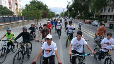 Erzincan’da &quot;Avrupa Spor Haftası&quot; pedallarla kutlandı
