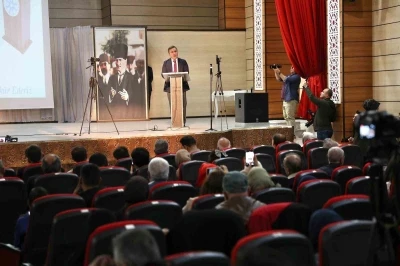 Erzincan&rsquo;da "Şiir Ş&ouml;leni" programı d&uuml;zenlendi
