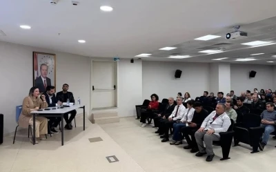Erzincan&rsquo;da sağlık personeline "Mesleki Sorumluluk Kurulu" eğitimi verildi
