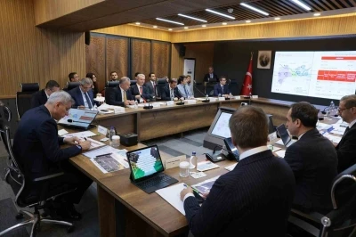 Erzincan’da sağlık yöneticileri toplantısı: &quot;Sağlıklı Türkiye Yüzyılı Vizyonu masaya yatırıldı&quot;
