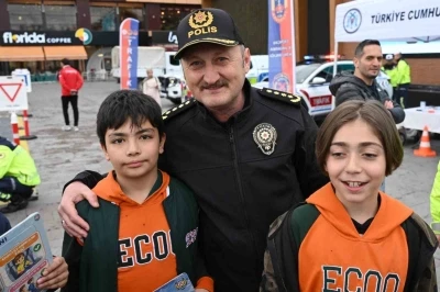 Erzincan&rsquo;da Trafik G&uuml;venliği Haftası kapsamında bilin&ccedil;lendirme etkinliği
