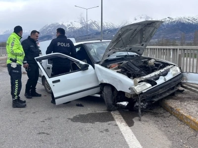 Erzincan&rsquo;da trafik kazası: 2 yaralı
