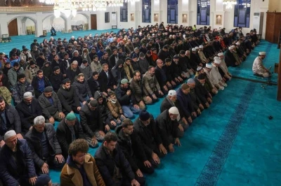 Erzincan&rsquo;da &Uuml;&ccedil; Aylar başlangıcında Terzibaba K&uuml;lliyesi&rsquo;nde sabah namazı programı d&uuml;zenlendi
