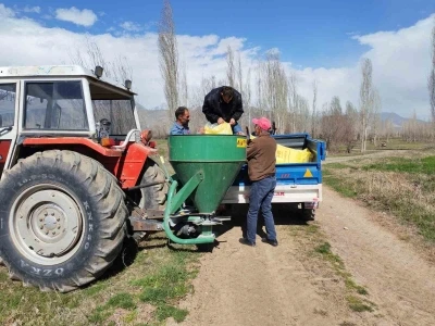 Erzincan&rsquo;da verimli hayvancılık i&ccedil;in mera &ccedil;alışmaları başladı
