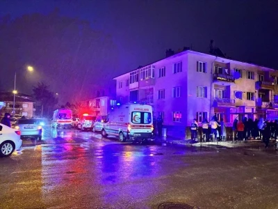 Erzincan&rsquo;da yangın: 3&rsquo;&uuml; &ccedil;ocuk 8 kişi dumandan etkilendi
