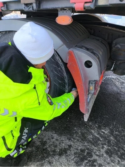 Erzincan’da zorunlu kış lastiği denetimi yapıldı
