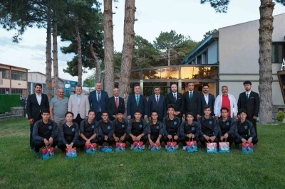 Erzincan Fen Lisesi Futbol Takımı T&uuml;rkiye finalleri yolunda
