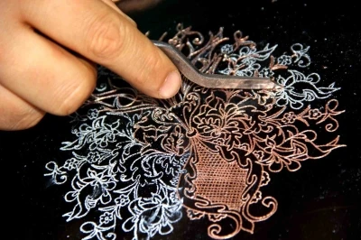 Erzincanlı kadınlar bakır işlemeciliğini yaşatıyor
