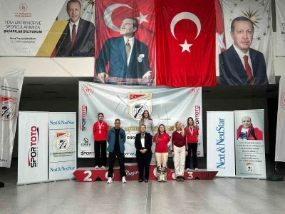 Erzincanlı sporcular Havalı Silahlar Coşkun Abiş Kupası&rsquo;ndan derecelerle d&ouml;nd&uuml;

