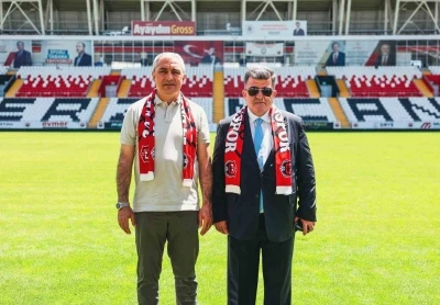 Erzincanspor, Sarıg&uuml;l ile s&ouml;zleşme imzaladı
