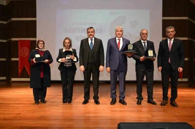 Erzurum’da 24 Kasım Öğretmenler Günü kutlaması
