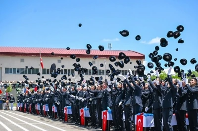 Erzurum&rsquo;da 32. d&ouml;nem polis adayları mezun oldu
