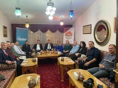 Erzurum’da Akademi ve Medya Temsilcileri dijital çağı değerlendirdi
