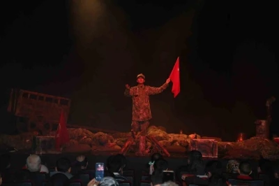Erzurum&rsquo;da &Ccedil;anakkale ruhu sahneye taşındı
