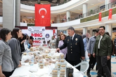 Erzurum&rsquo;da emniyet mensuplarının eşlerinden hayır &ccedil;arşısı

