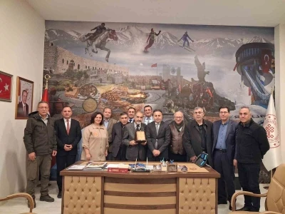 Erzurum’da halk kültürünün hafızası Muhsin Koç, 38 yılın ardından emekli oldu
