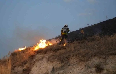 Erzurum’da havai fişek yangına neden oldu
