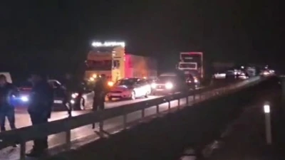 Erzurum&rsquo;da jandarma aracının da karıştığı zincirleme kaza: 2 asker yaralı
