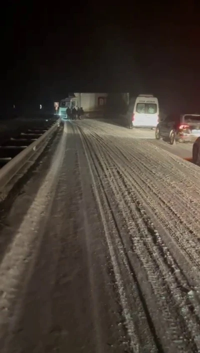 Erzurum&rsquo;da kar yağışı hayatı olumsuz etkiliyor
